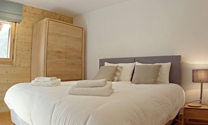 Les Avanchers-Valmorel Apartment | Wifi, 180m from ski slopes, 3rd floor, view mountain, balcony, parking, tv, ski locker, 79m²