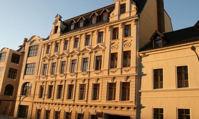 Goerlitz Apartment | Wilhelminian style house - spacious with antique details near the old town
