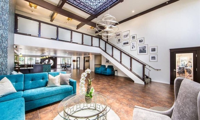 Solana Beach Hotel | Winners Circle Resort