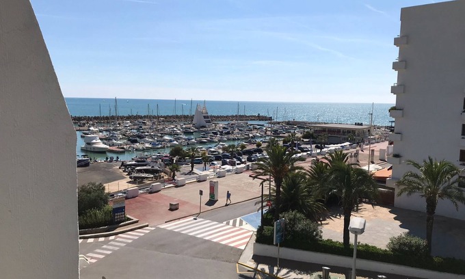 Alcossebre Apartment | With WLAN, right on the beach with a view of the harbor