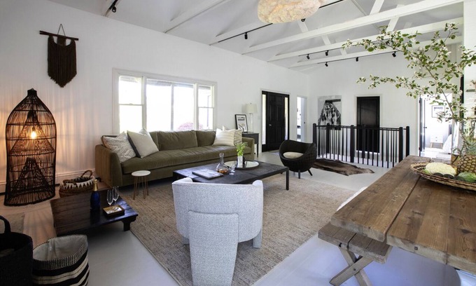 Roxbury House | Within a walking distance of hiking trails and a short drive to Lake Waramaug.