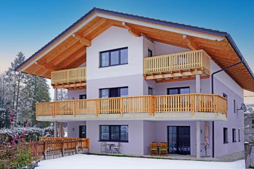 Muhldorf Apartment | Wohnen am Almufer - Ferienwohnung Straßmair