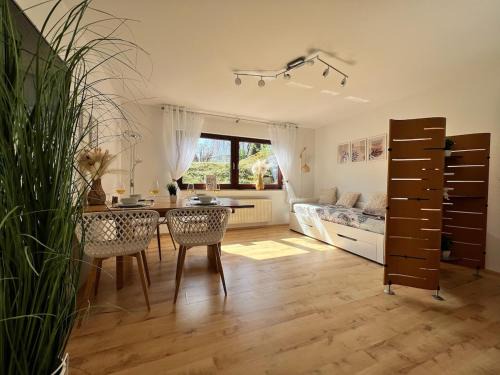 Deisslingen Apartment | Wohnung IDA ruhig, modern mit Parkplatz bei RW und VS