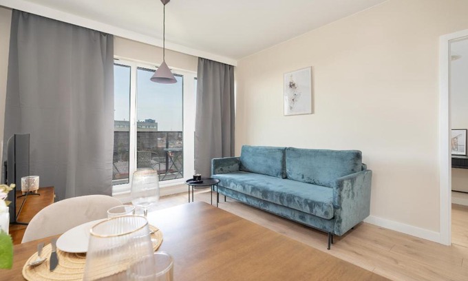 Stare Miasto District Apartment | Wojciechowskiego Apartment with Parking by Noclegi Renters