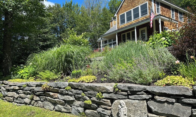 West Dover House | Wonderful 3-bedroom house in West Dover, VT close to Mount Snow and Restaurants!
