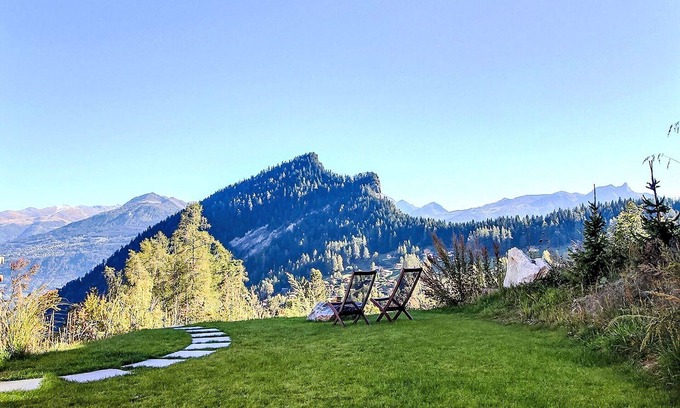 Chamoson House | Wonderful private villa for 10 people with WIFI, TV, terrace, pets allowed and panoramic view