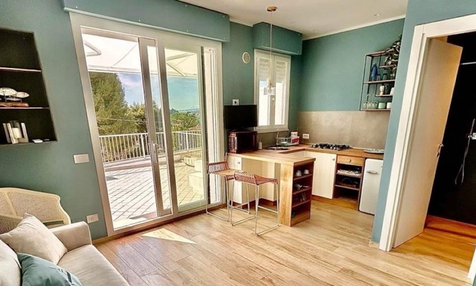 Villaggio Taunus Apartment | Wonderful mono with sea view terrace