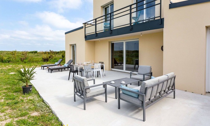 Bretteville-sur-Ay House | Wonderful private villa for 4 guests with WIFI, TV and terrace