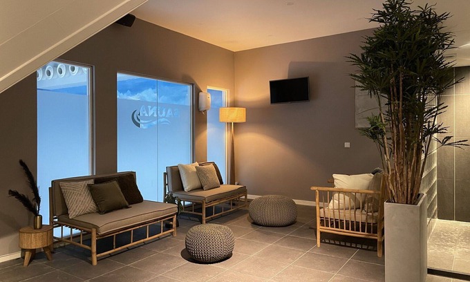 West-Graftdijk House | Wonderful private villa for 6 people with WIFI, TV and terrace