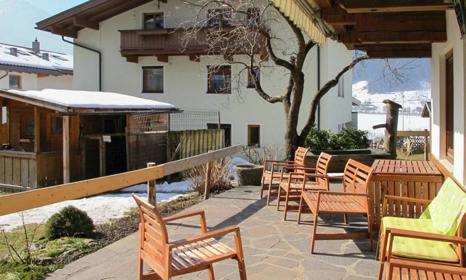 Eckartau House | Wonderful private villa for 20 guests with WIFI, TV, terrace and parking