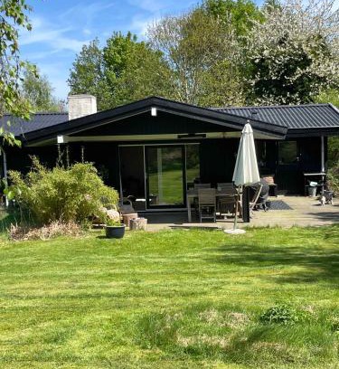 Smidstrup Strand House | Wonderful Summer House Near The Sea