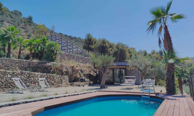 Civezza Villa | Wonderful villa for 2 guests with A/C, private pool, WIFI, TV, patio and pets allowed