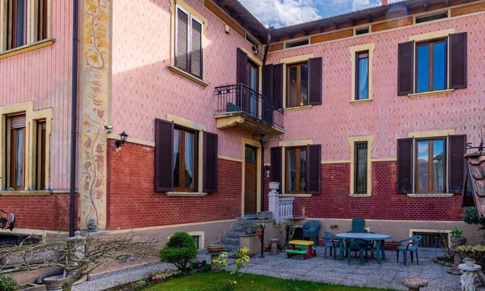 Porto Ceresio House | Wonderful villa for 7 guests with WIFI, TV and balcony