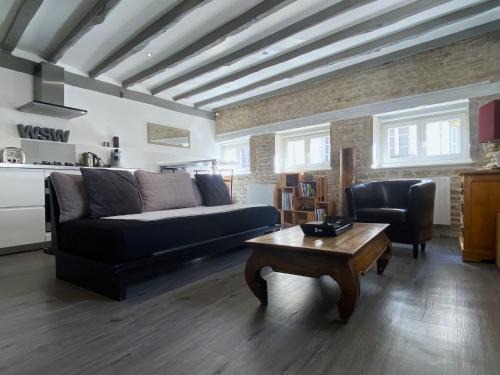 Beaune City Centre Apartment | Wood Stone and Wine