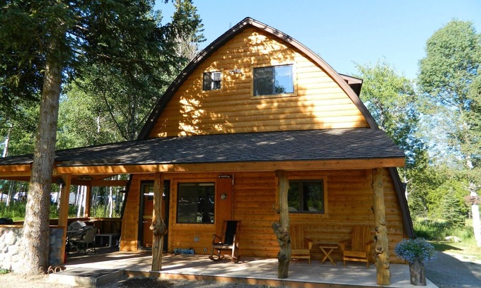 Lazy Acres House | Wooded Bliss One - Great duplex just 8 miles from Yellowstone National Park!