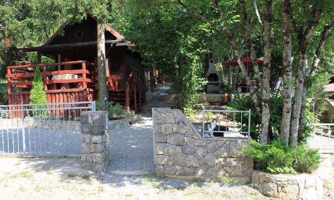 Lipa Ski Chalet | Wooden cottage with with outdoor Hydromassage Pool, located near Opatija, Rijeka