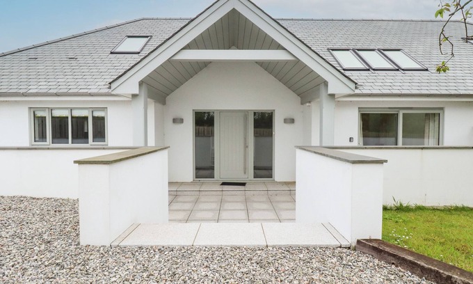 Treator House | WOODLANDS CLOSE, pet friendly, luxury holiday cottage in Padstow