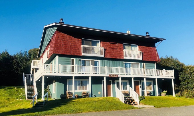 Homer Apartment | Woodside Suite #4- Modest suite in downtown Homer, walking distance to all attractions