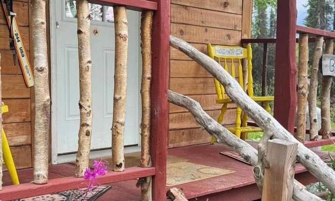 Willow Cabin | World Famous Alaska Little Bear Cabin Talkeetna, Alaska