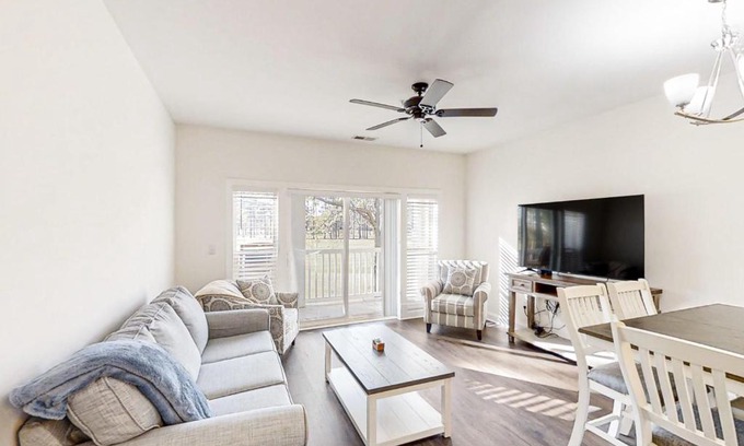 Carolina Forest Apartment | World Tour Sawgrass 205