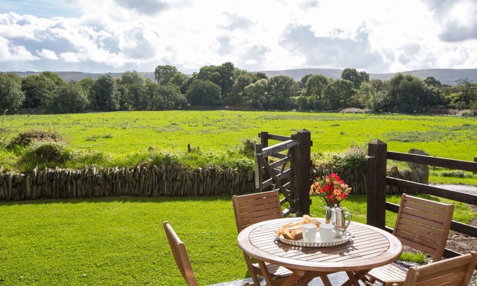 Eglwyswrw Cottage | Y Cartws, Eglwyswrw - Two Bedroom Cottage, Sleeps 4