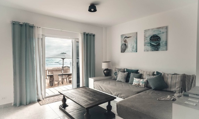 Puerto Villamil House | Yellow Heron House - Comfortable beachfront house