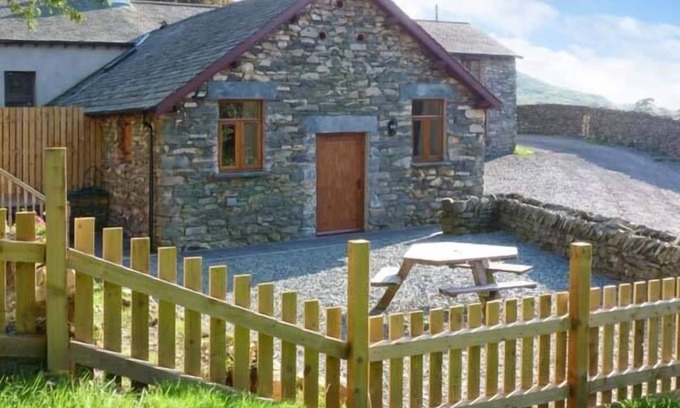Broughton Mills Cottage | YEW TREE COTTAGE, pet friendly, luxury holiday cottage in Torver