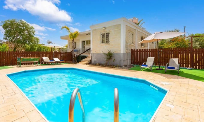 Latchi Villa | Yiangos House - Three Bedroom Villa, Sleeps 6