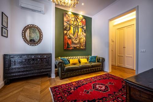 Florence Apartment | YID LUX SUITE BOLOGNESE