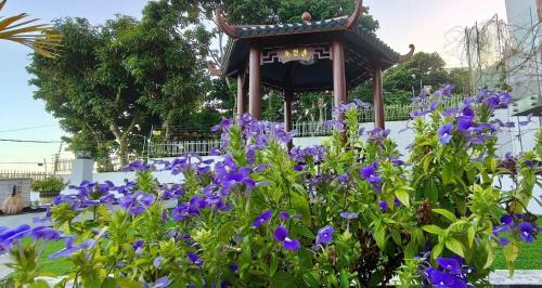 Candos House | Yiru Academy's upstairs art & viewing room