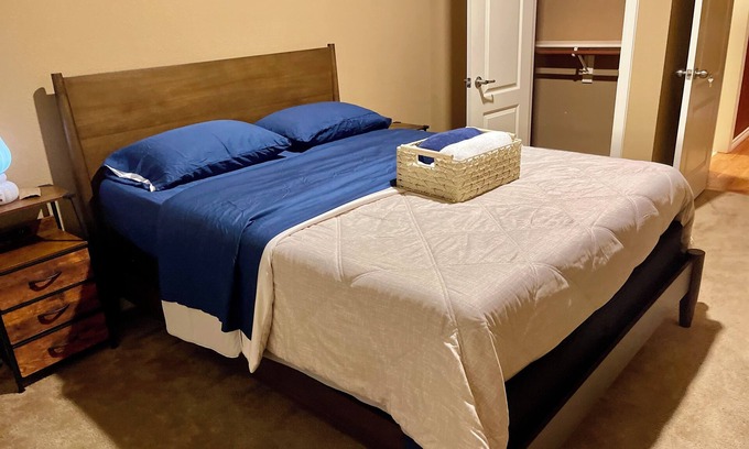 Euless House | Your Cozy Home Away from Home, in a gated neighborhood!