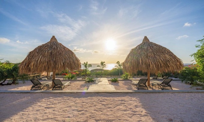 Bisento Villa | Your own private beach resort: HIGH-END VILLA CASA CAS ABAO