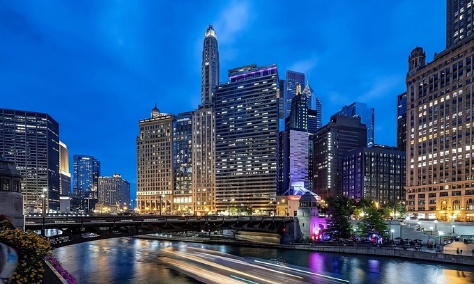 Downtown Chicago Resort | Your Relaxing Getaway Awaits! 4 Posh Units, Pets Allowed, Near Picasso Statue