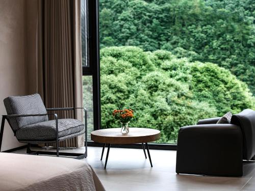 Wulingyuan House | Yunmanshanju Homestay -Zhangjiajie National Forest Park Branch - Free pick-up and drop-off service at the south gate of the Forest park is provided