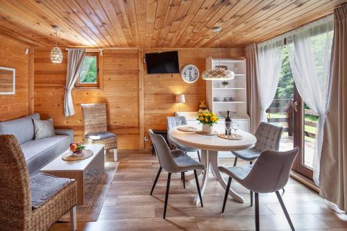 Brodnica Dolna House | ZACISZE Domek na Kaszubach Brodnica Dolna z balią z jacuzzi na wyłączność w cenie