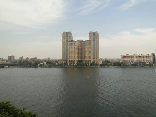 Zamalek Apartment | Zamalek Retreat: Premium Stay with Nile View