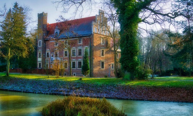 Wojnowice Bed & Breakfast | Zamek na wodzie w Wojnowicach