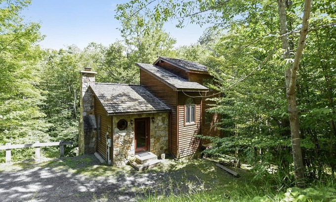 Northface House | Zeeplace: 3 BR, 2 BA House in Canaan Valley, Sleeps 6