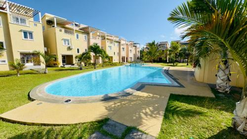 Grand Gaube House | Zephyr 3BR House Ocean View, Rooftop & Pool