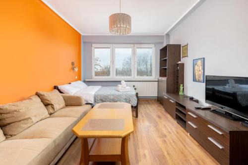 Nowa Huta Apartment | Zielona Nowa Huta Apartment by BookingHost