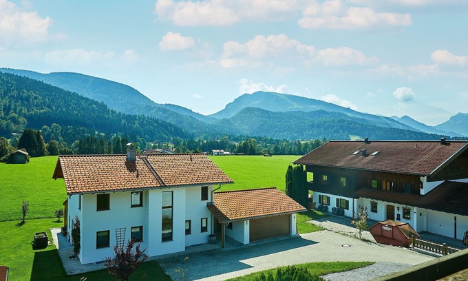 Entfelden Apartment | Zwei-Raum-Ferienwohnung (8) Kaiserblick, 60 qm, Bad/WC, kleines Kinderschlafzimmer, Küche, Balkon