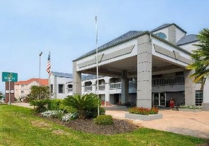 Quality Inn Clute Freeport
