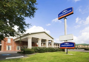 Howard Johnson by Wyndham Beaumont