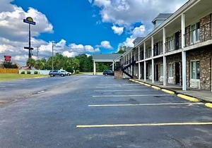Days Inn by Wyndham Manning