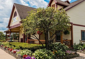 Econo Lodge Inn & Suites