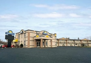 Days Inn by Wyndham Brockville