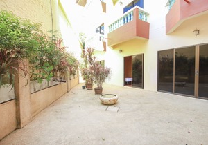 OYO 75344 Ban Elephant Blanc Apartment