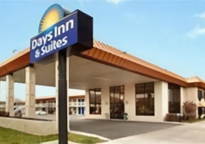 Days Inn & Suites by Wyndham Logan