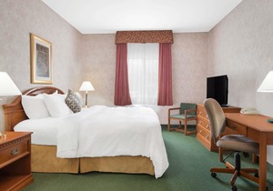 Days Inn & Suites by Wyndham Dumas