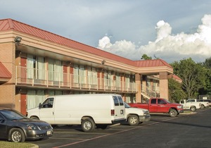 Express Inn & Suites